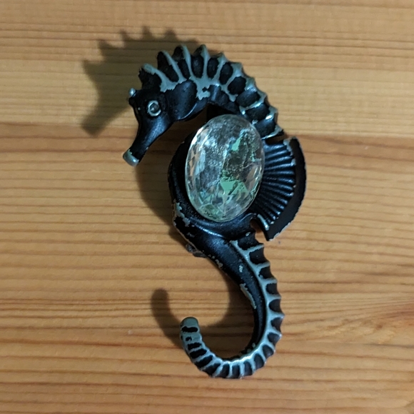 Vintage Seahorse Brooch Pin Metal - Picture 2 of 4